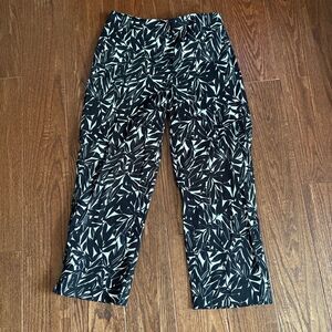 TALBOTS Cropped Dress Pants Sz 8 Black & White Leaves Side Zip
